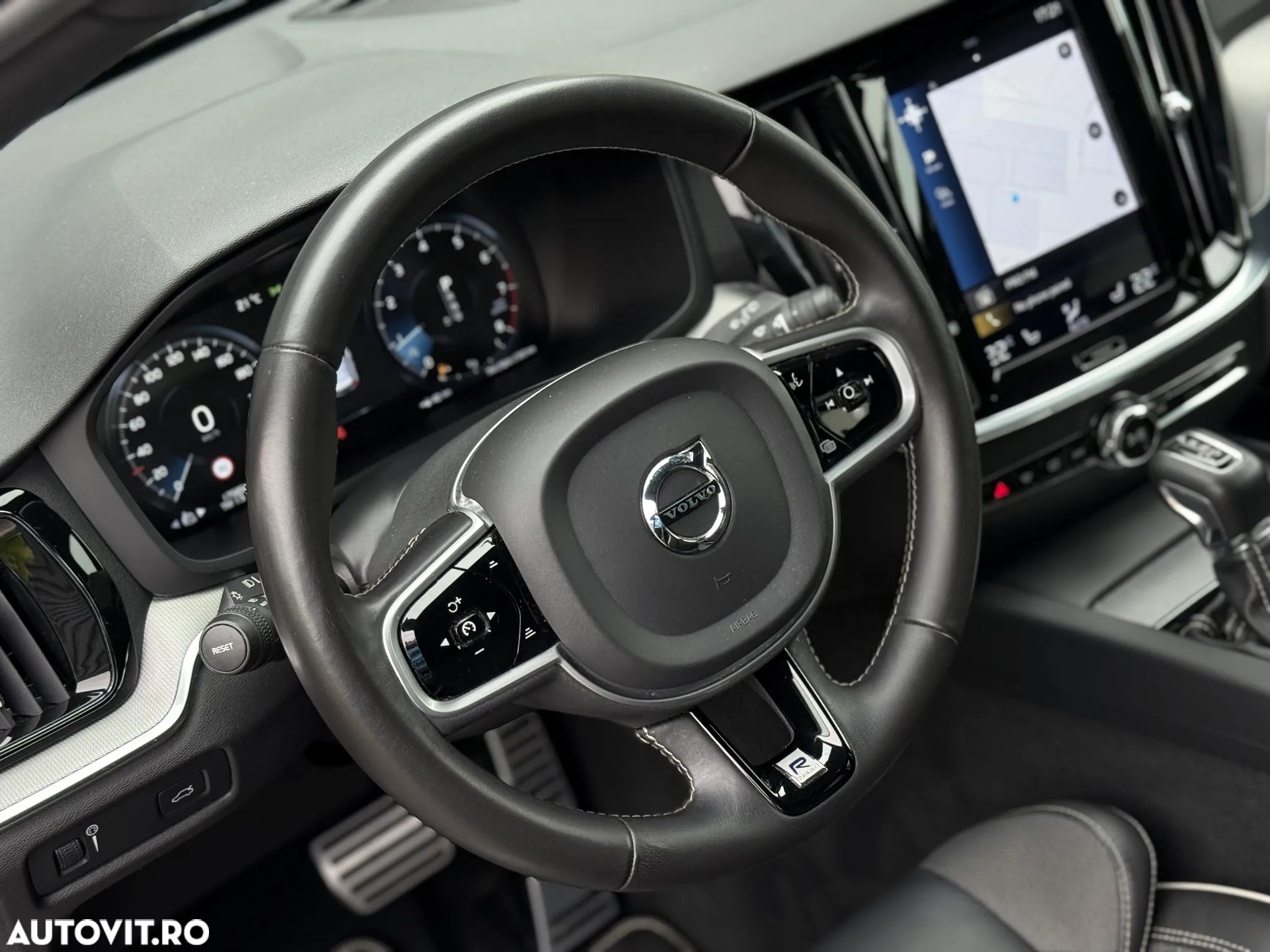 Volvo V60 T4 Geartronic R-Design - 17