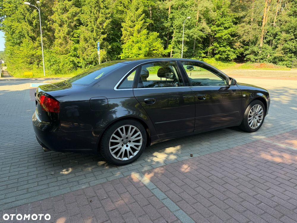 Audi A4 Limousine - 10