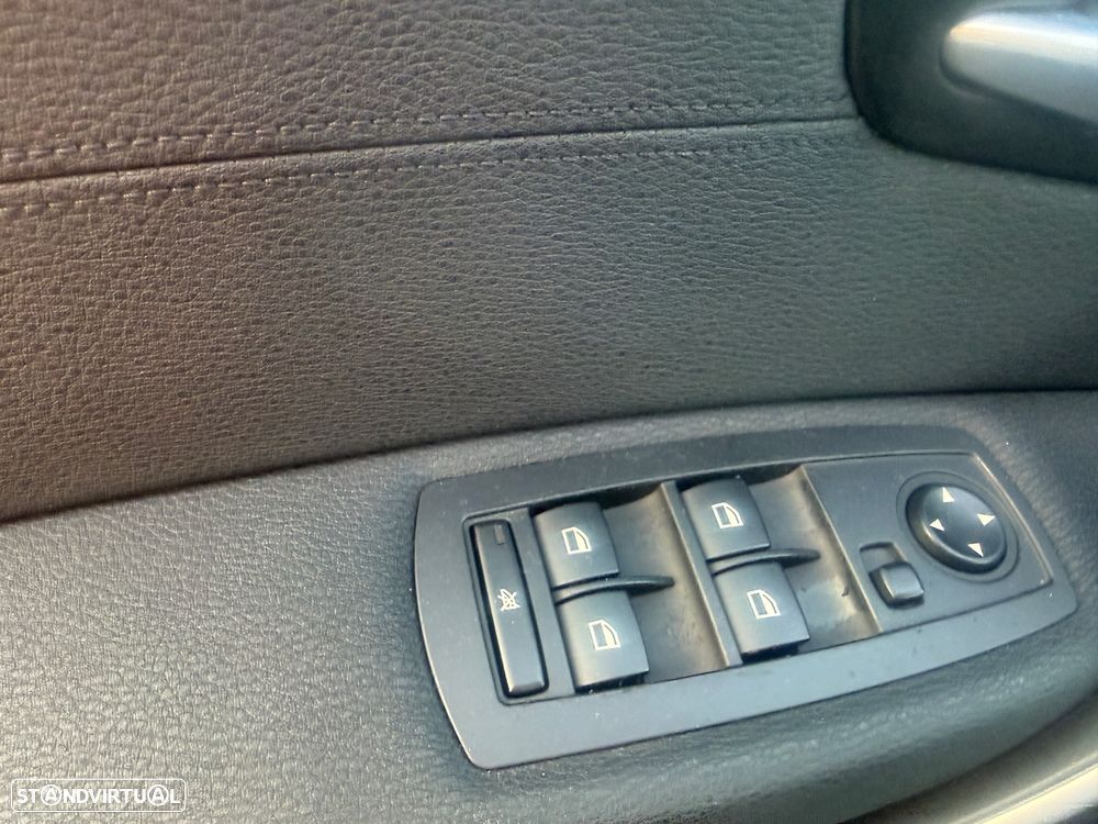 BMW X3 2.0 d LifeStyle - 24