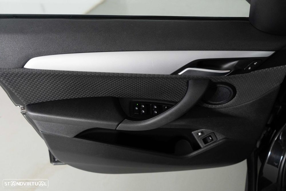 BMW X1 25 e xDrive Corporate Edition - 19