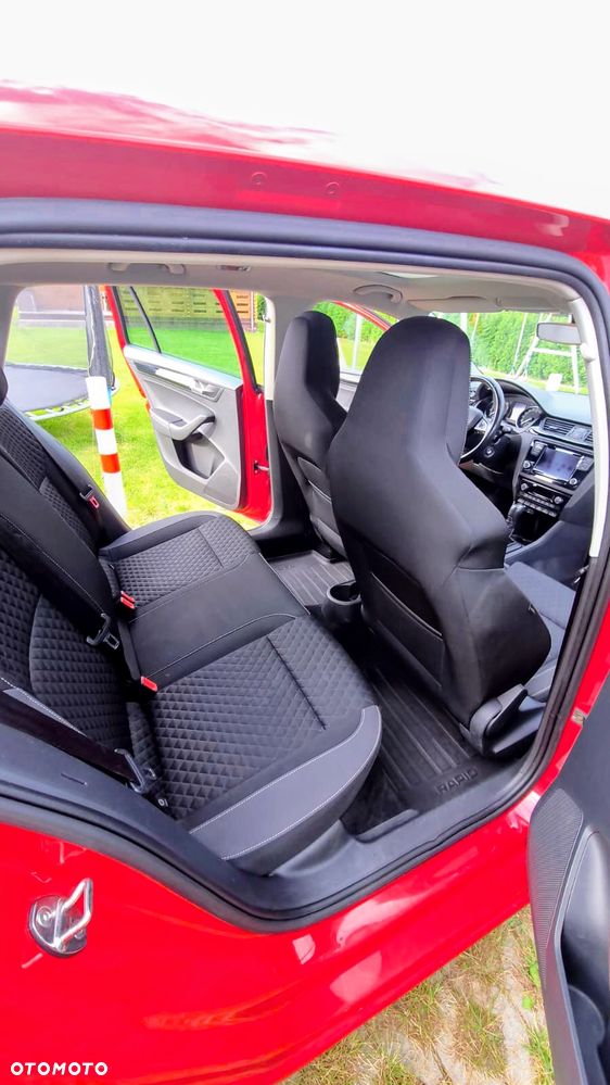 Skoda RAPID 1.4 TSI Ambition DSG - 17
