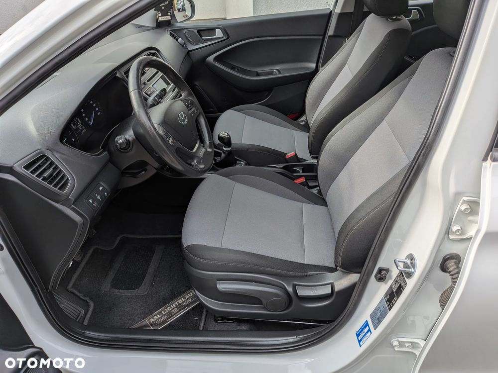 Hyundai i20 1.2 Intro Edition - 24