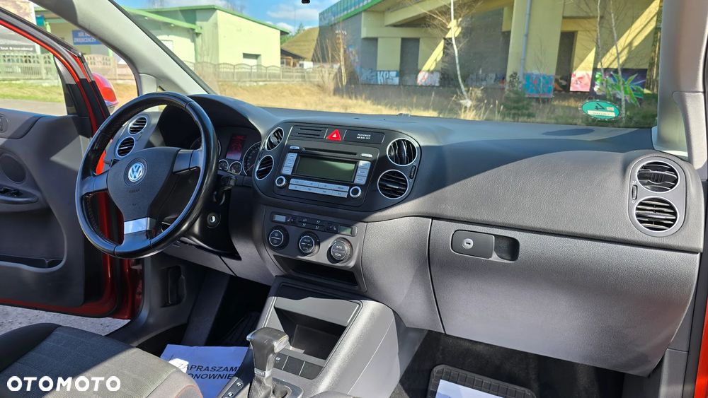 Volkswagen Golf Plus 1.9 TDI DSG Goal - 25