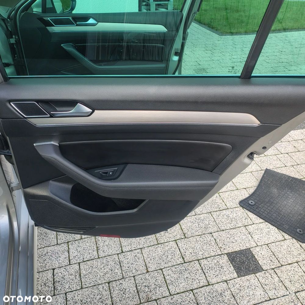 Volkswagen Passat - 27