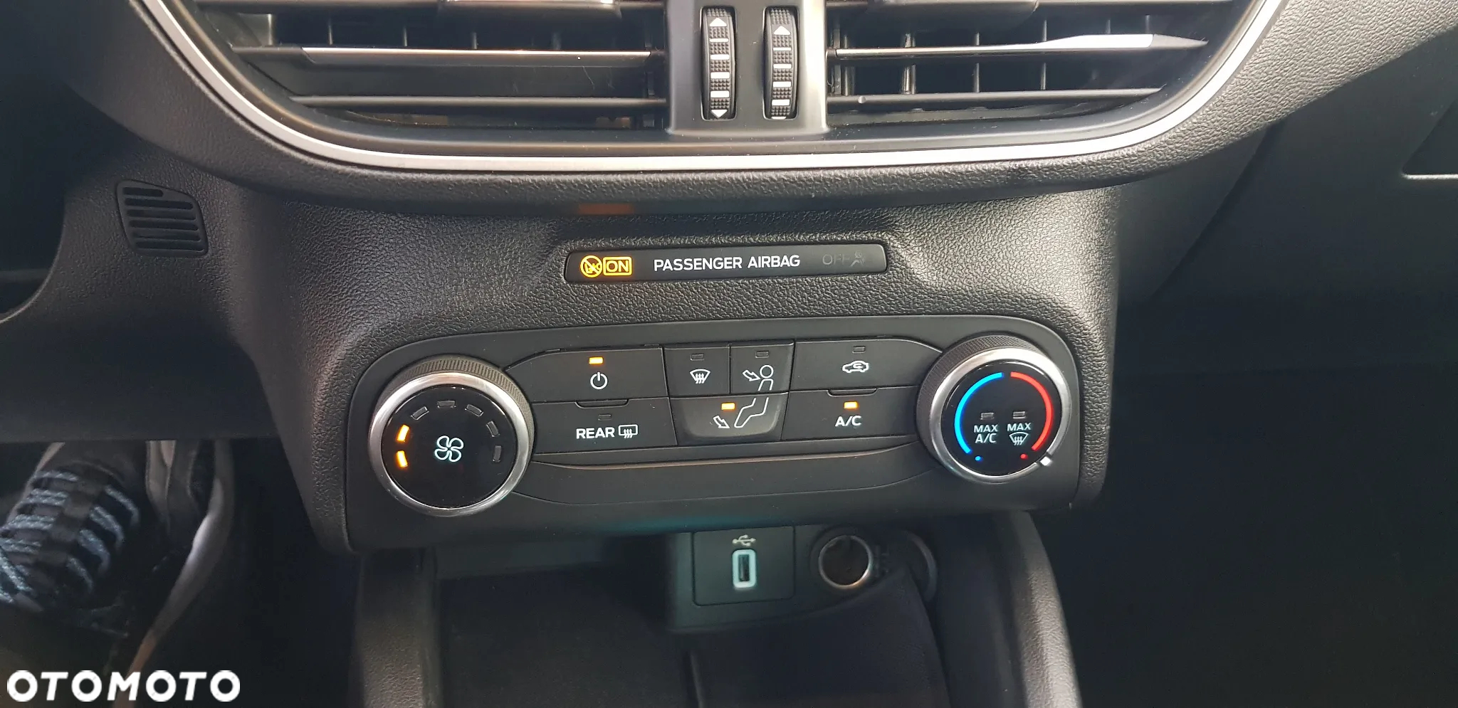 Ford Focus 1.0 EcoBoost Active Business - 24