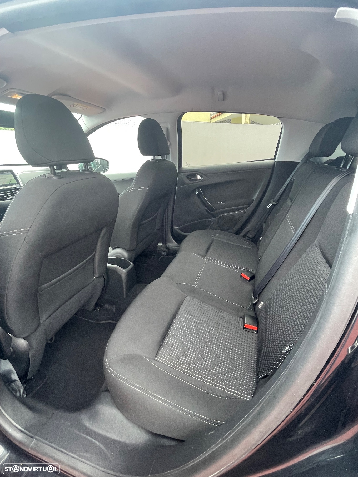 Peugeot 208 1.2 PureTech Allure - 8