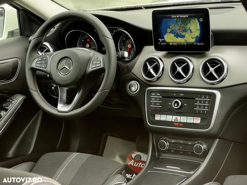 Mercedes-Benz GLA 180 7G-DCT Urban - 8