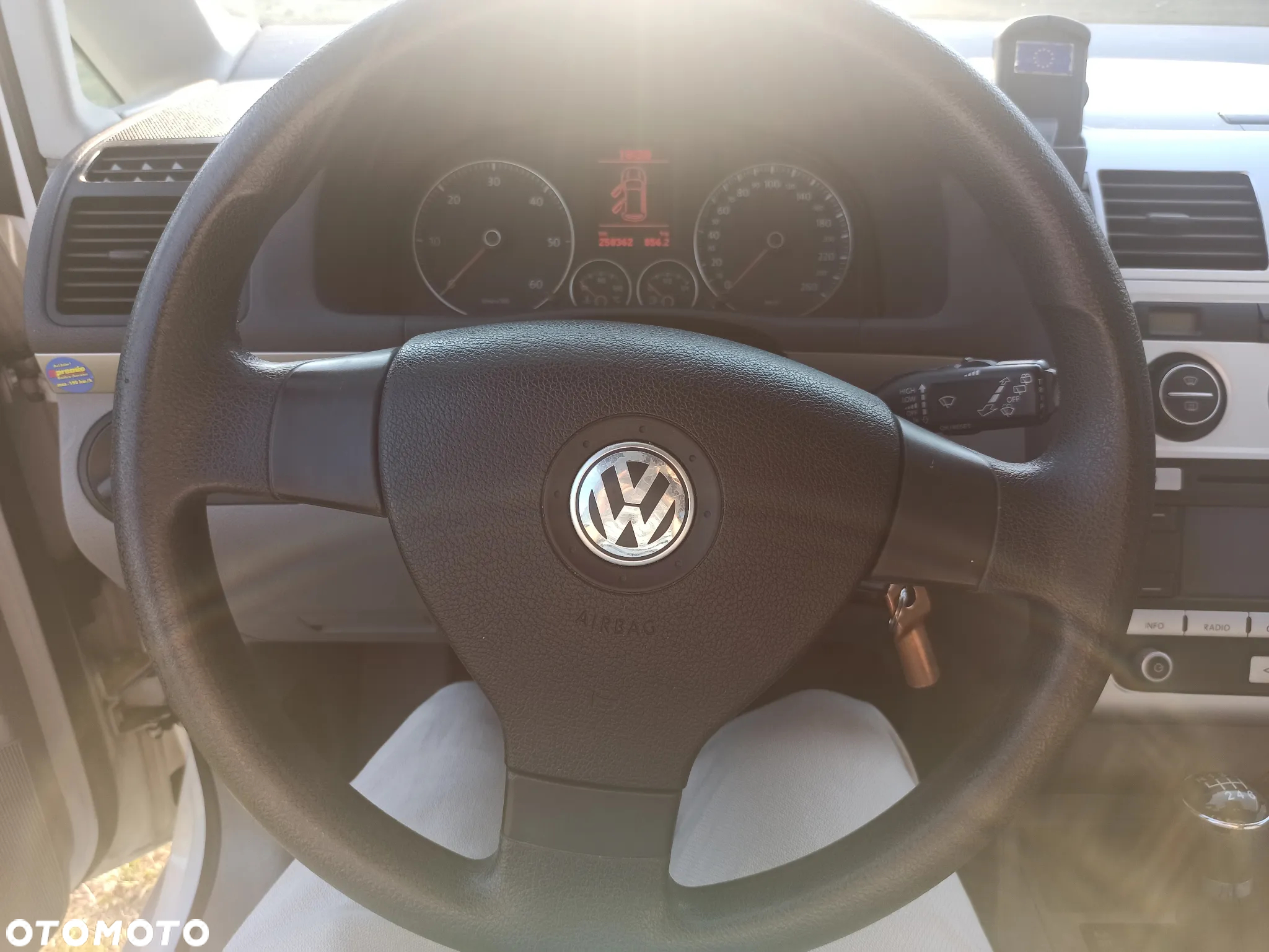 Volkswagen Touran - 6