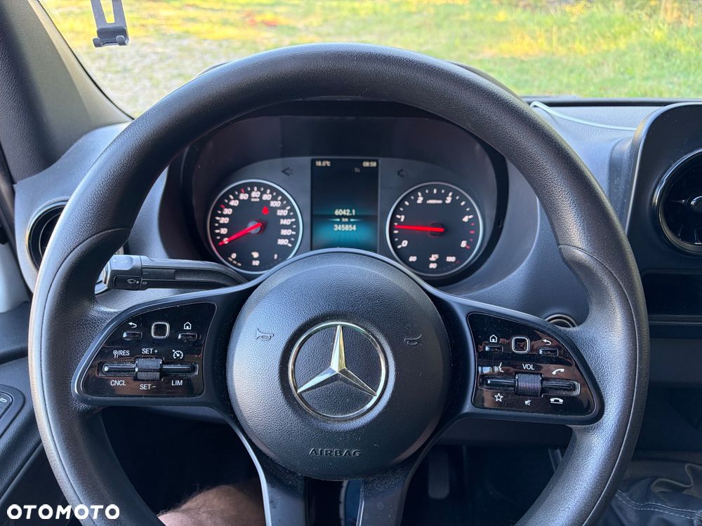 Mercedes-Benz Sprinter 319 - 21