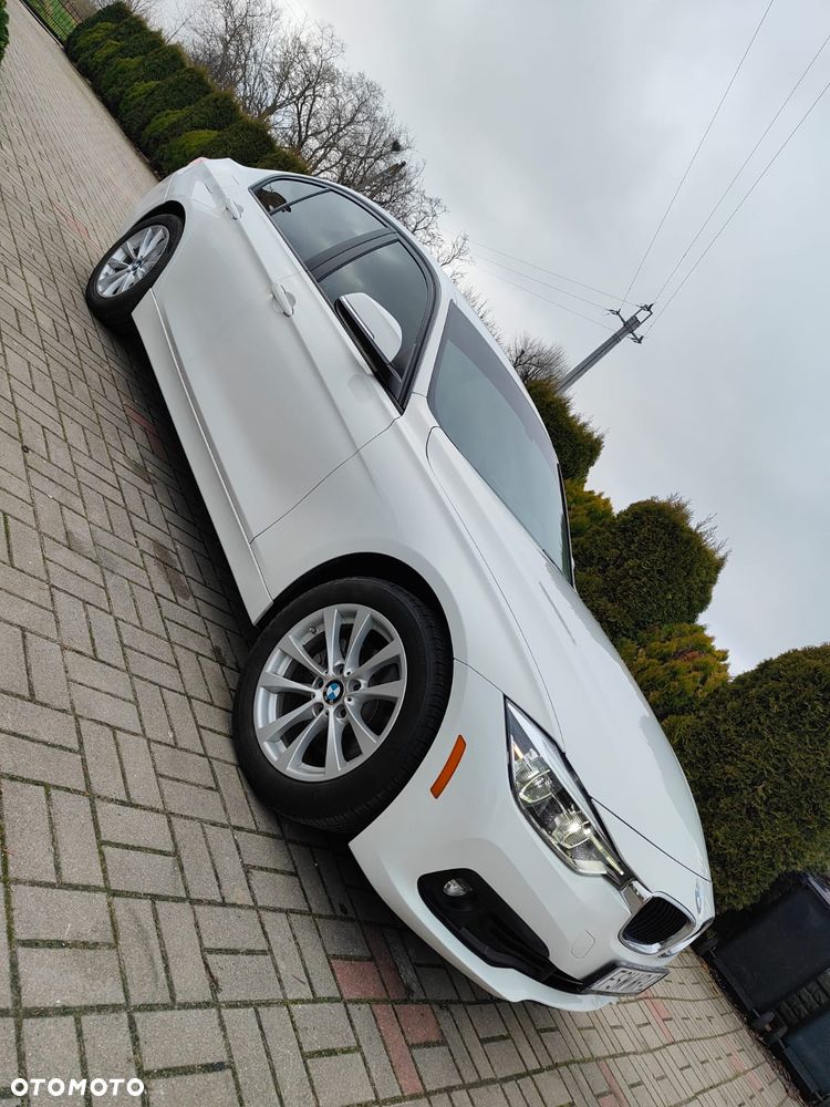 BMW Seria 3 320i xDrive Edition Luxury Line Purity - 10