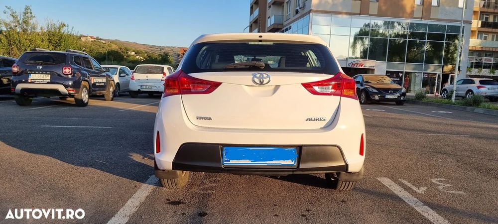 Toyota Auris - 5