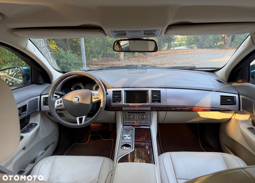 Jaguar XF 4.2 SV8 - 11