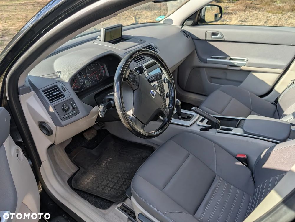Volvo V50 D5 Momentum - 7