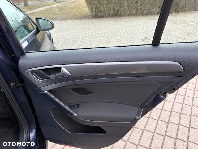Volkswagen Golf - 17