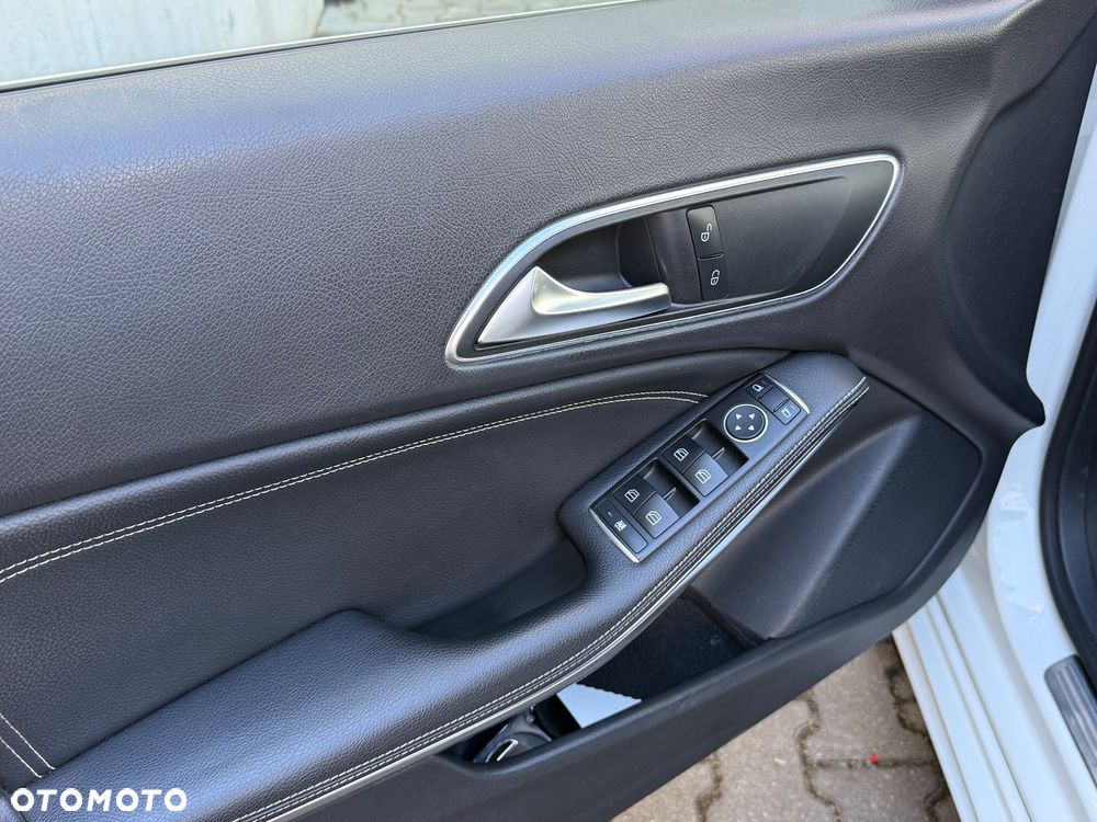 Mercedes-Benz CLA 200 - 27