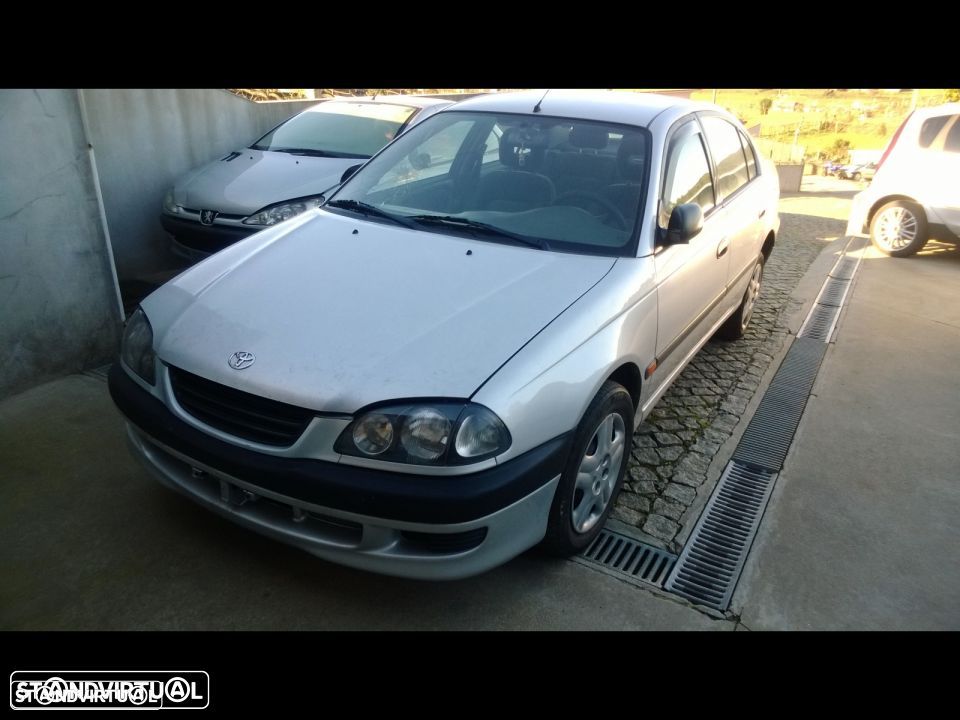Toyota Avensis 2.0 TD 98 para peças - 1