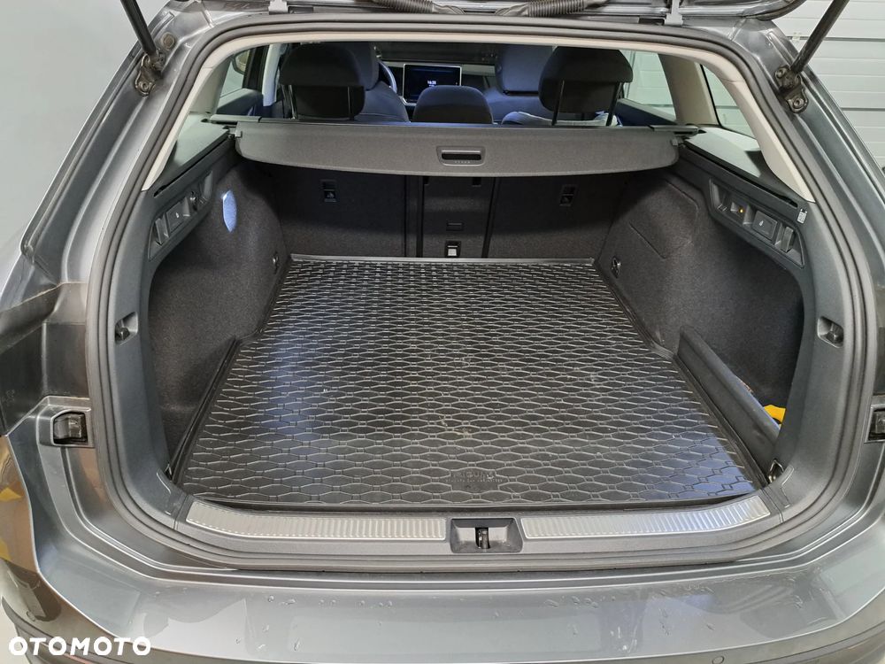 Volkswagen Passat Variant - 9