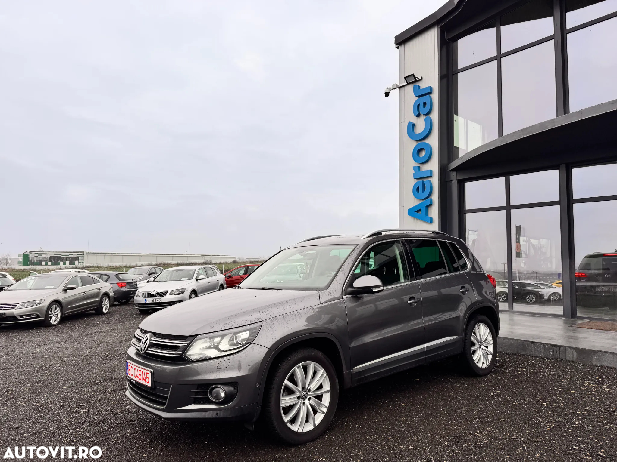 Volkswagen Tiguan - 5