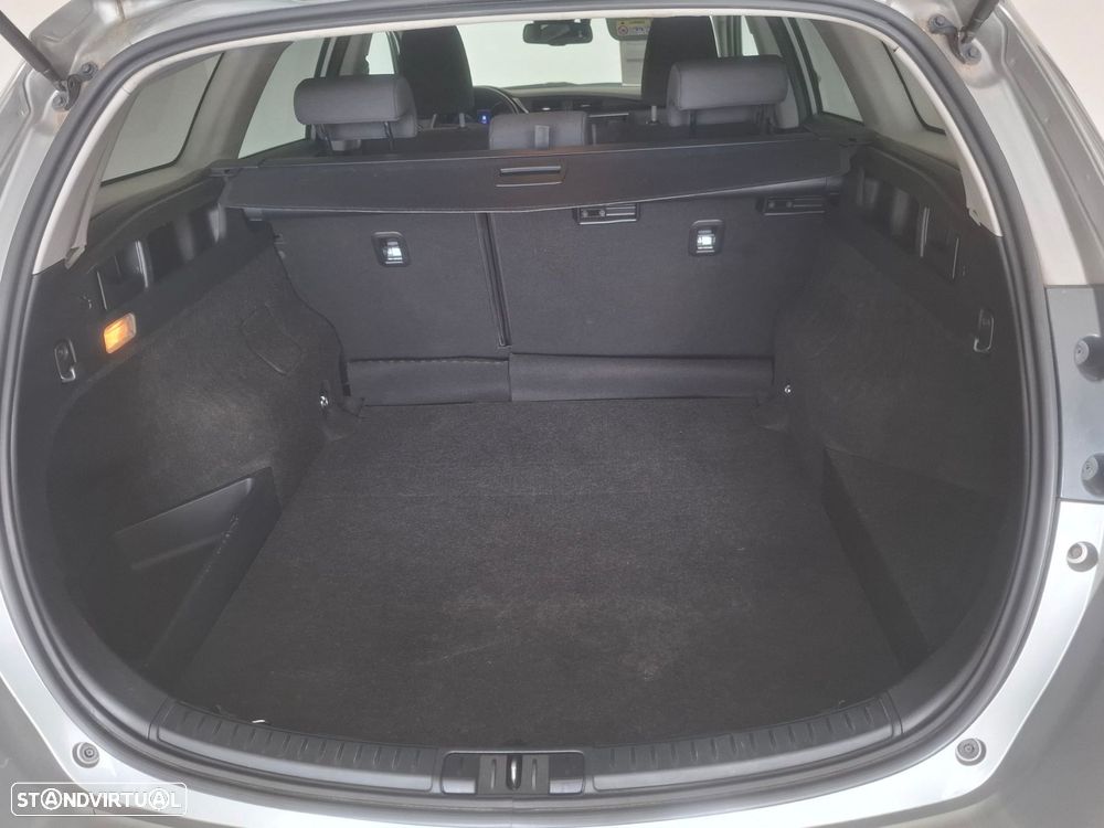 Toyota Auris Touring Sports 1.8 HSD Freestyle - 11