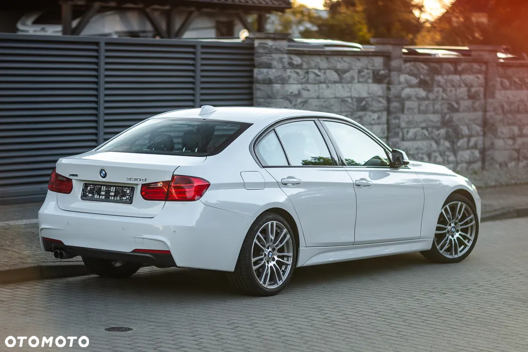 BMW Seria 3 330d xDrive M Sport - 12