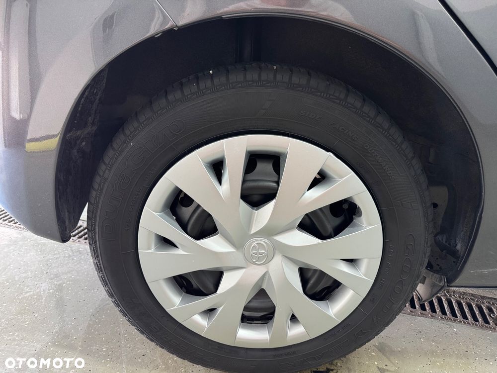 Toyota Yaris Hybrid 100 Business Edition - 31