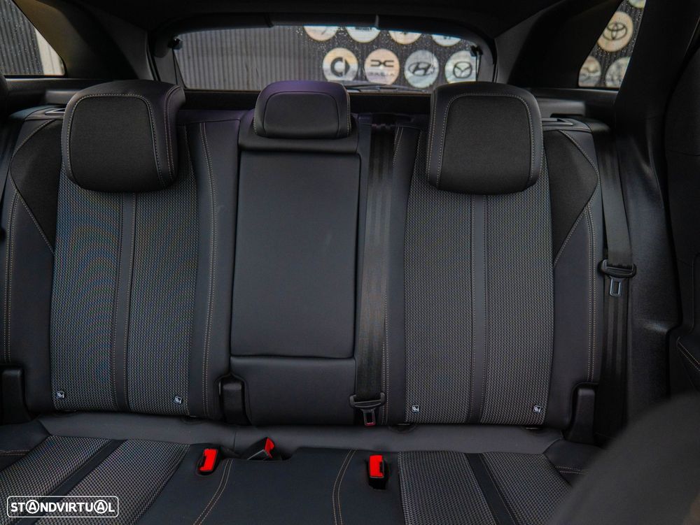 Peugeot 3008 1.6 Hybrid GT e-EAT8 - 24