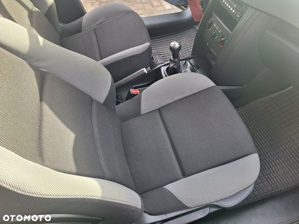 Peugeot 207 1.6 HDi 16V Sporty - 16