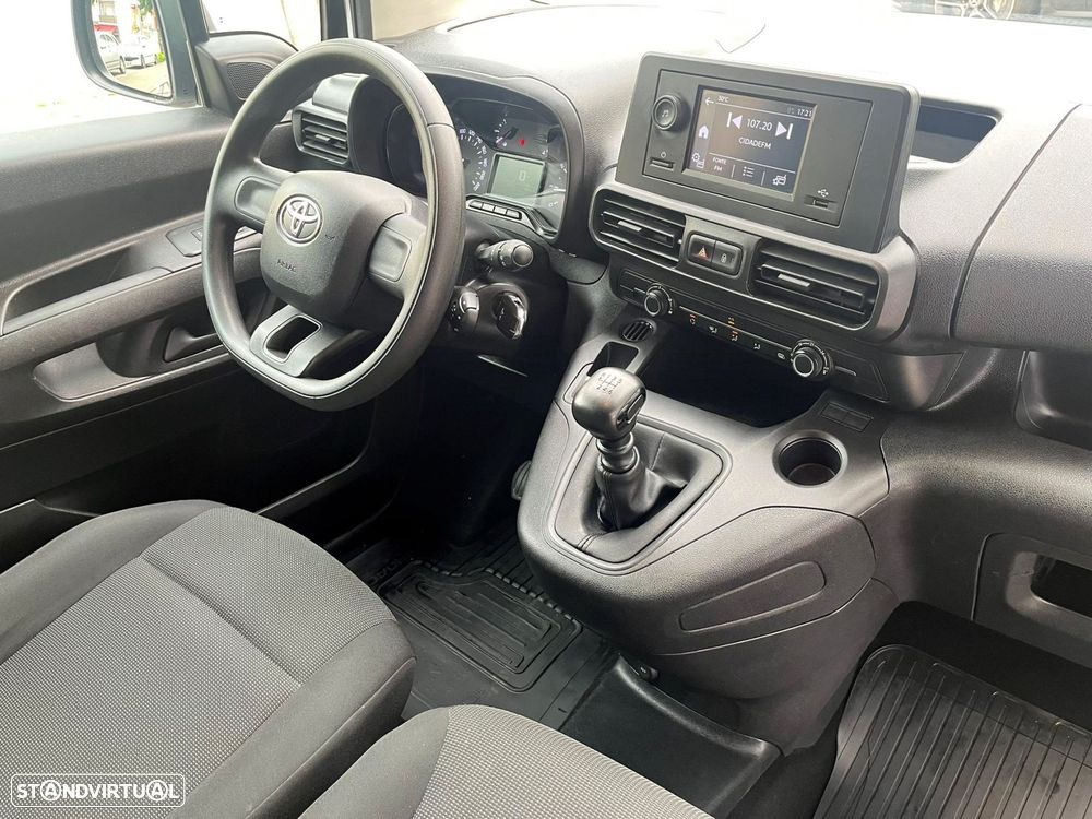 Toyota Proace City 1.5D L2h2 Longa Nacional - 24