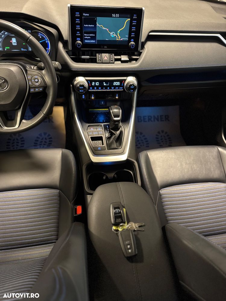 Toyota RAV4 - 11