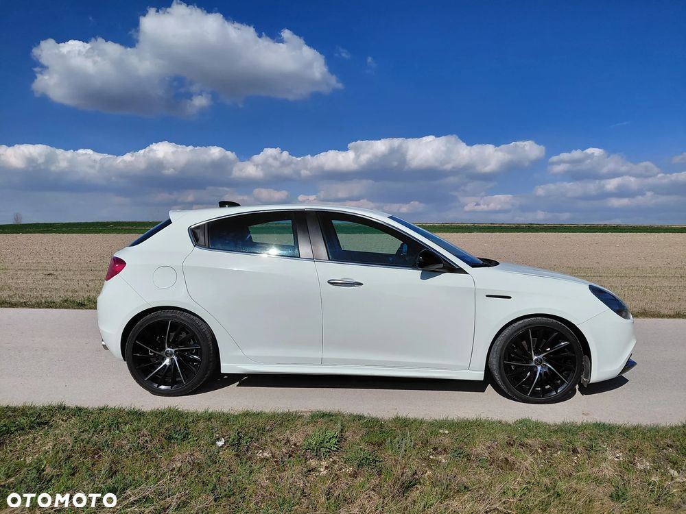 Alfa Romeo Giulietta 2.0 JTDM 16V - 3