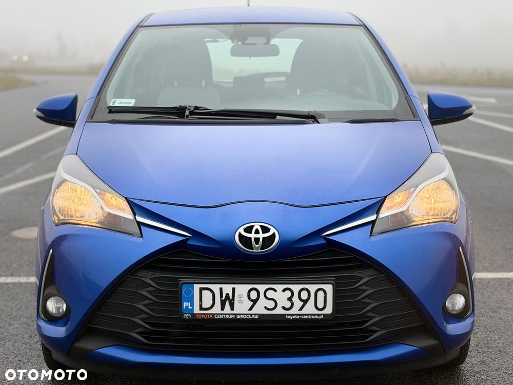 Toyota Yaris 2017 photo 2