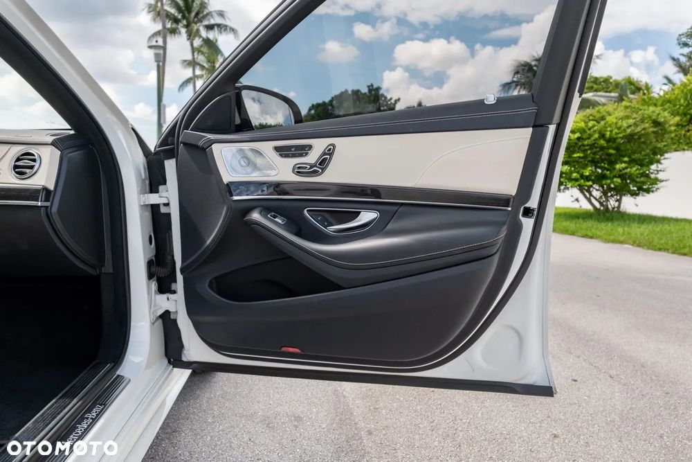 Mercedes-Benz Klasa S 560 9G-TRONIC - 35