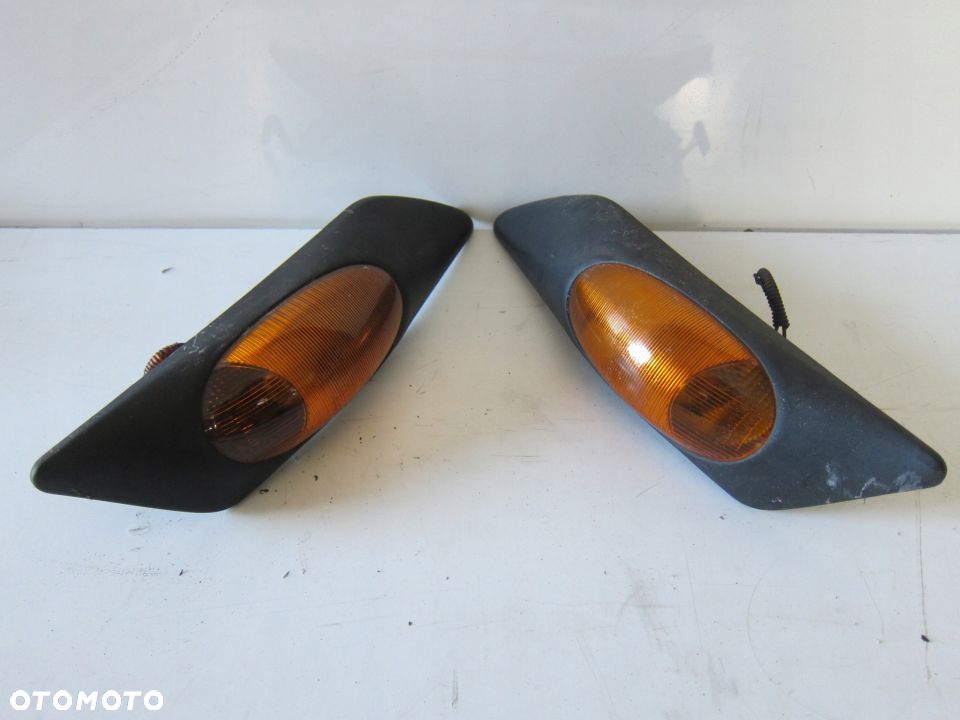 KIERUNKOWSKAZ BOCZNY PRAWY IVECO DAILY 00-06R - 1