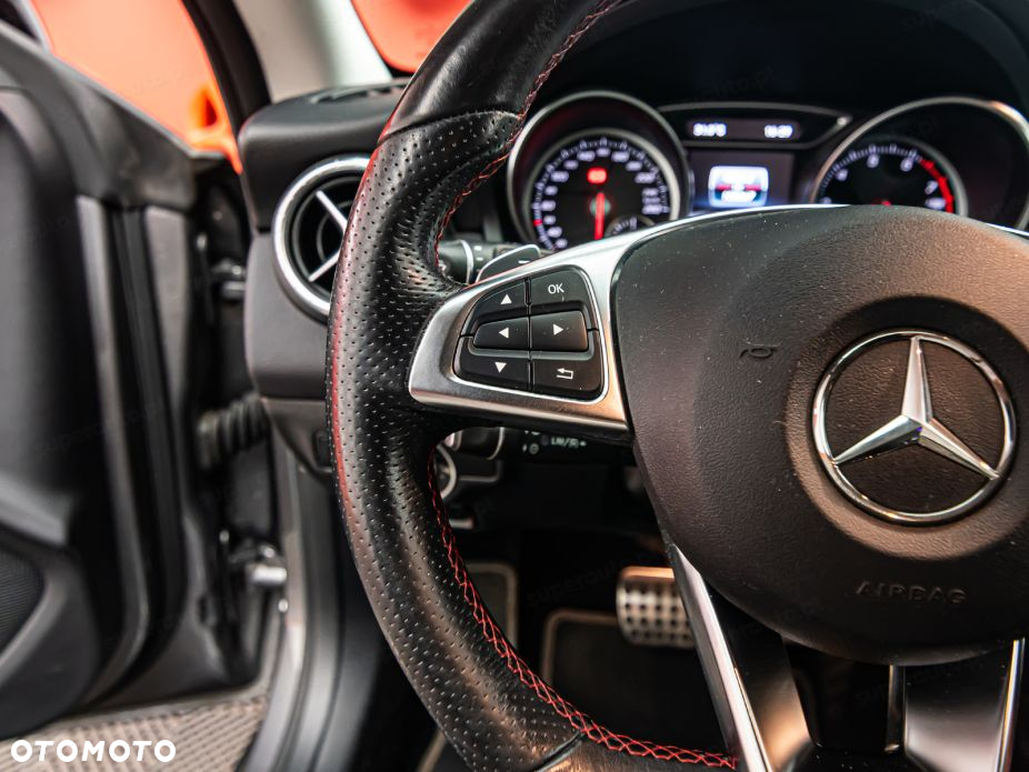 Mercedes-Benz CLA 220 4-Matic AMG Line - 13