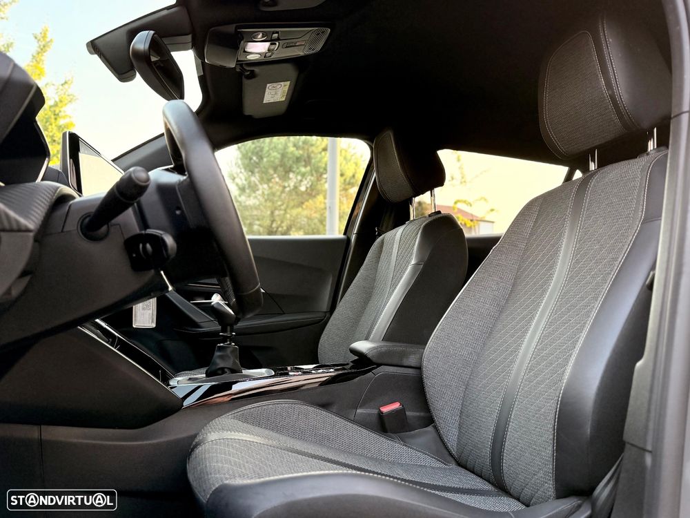 Peugeot 2008 1.2 PureTech Allure Pack - 19