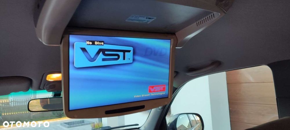 Toyota Land Cruiser - 22