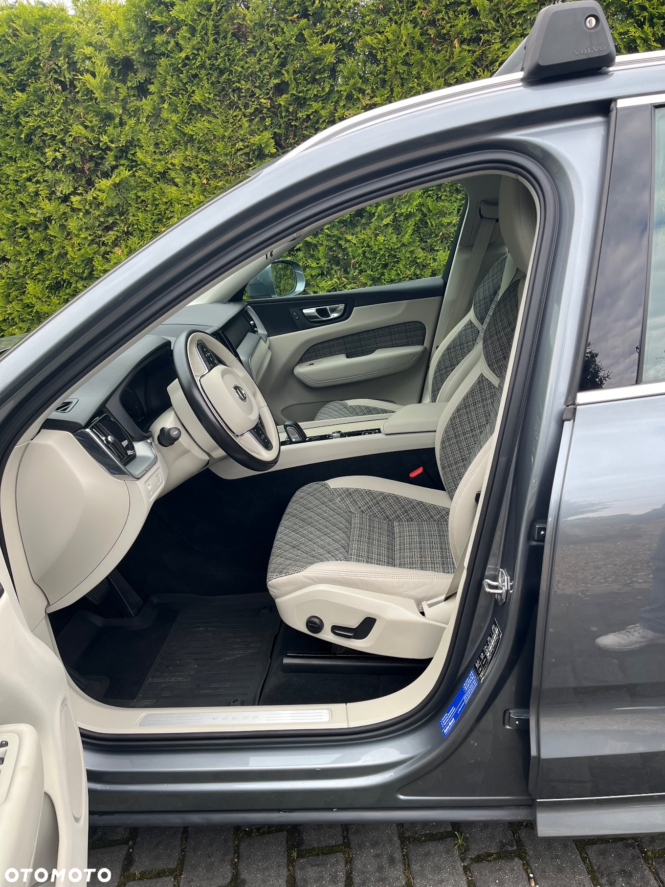 Volvo XC 60 B4 B Momentum Pro - 5