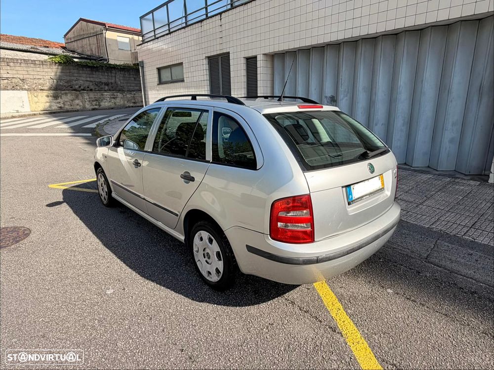 Skoda Fabia Break 1.4 Comfort - 4