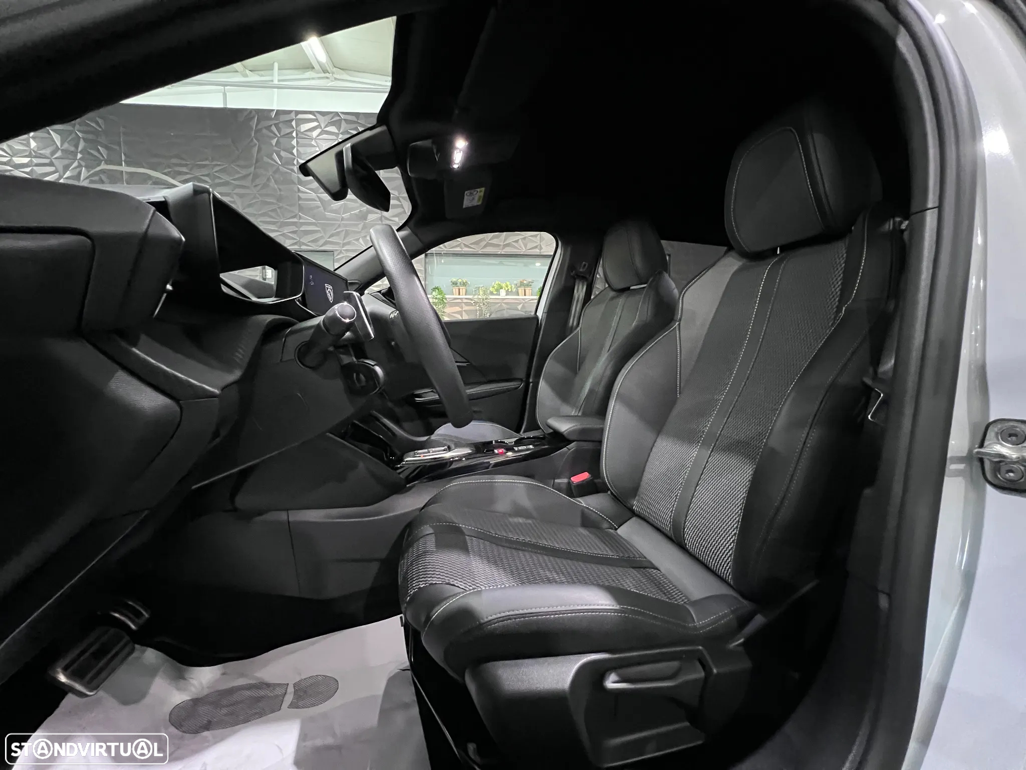 Peugeot 2008 1.2 PureTech GT EAT8 - 8