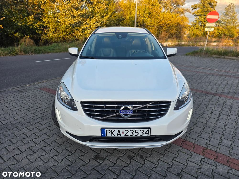 Volvo XC 60 D3 Drive-E Momentum - 4