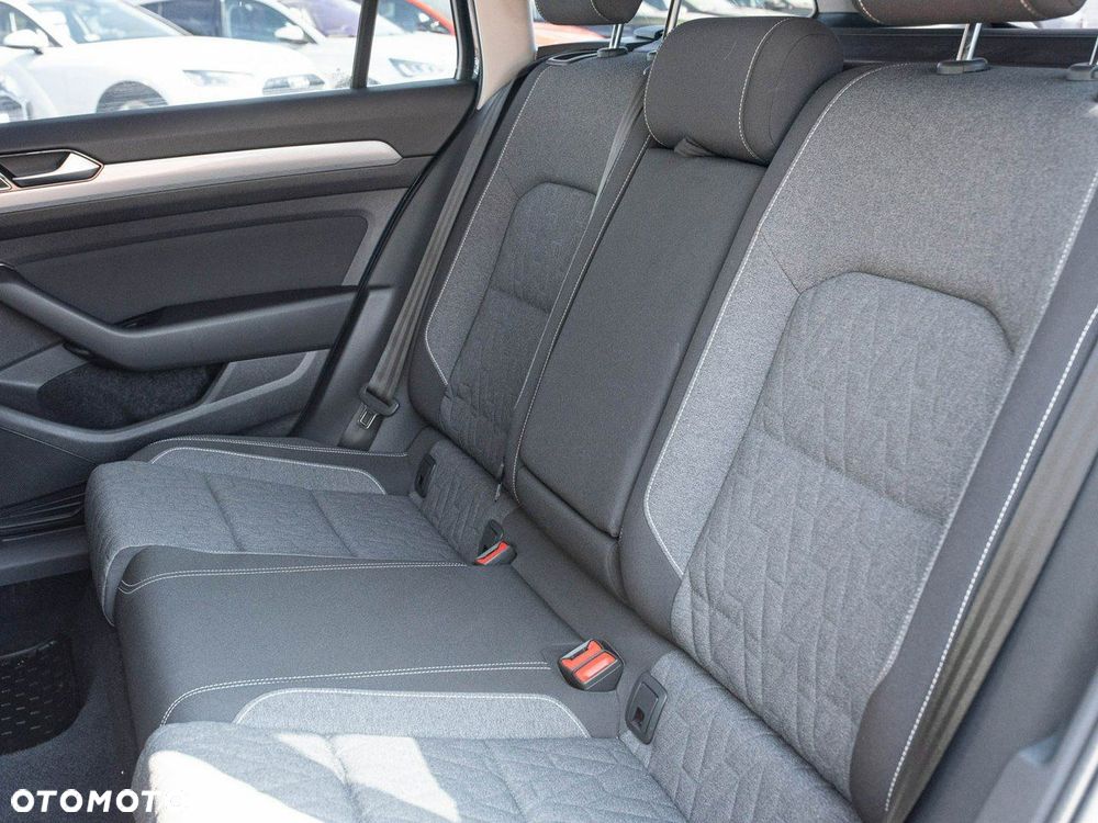 Volkswagen Passat - 27