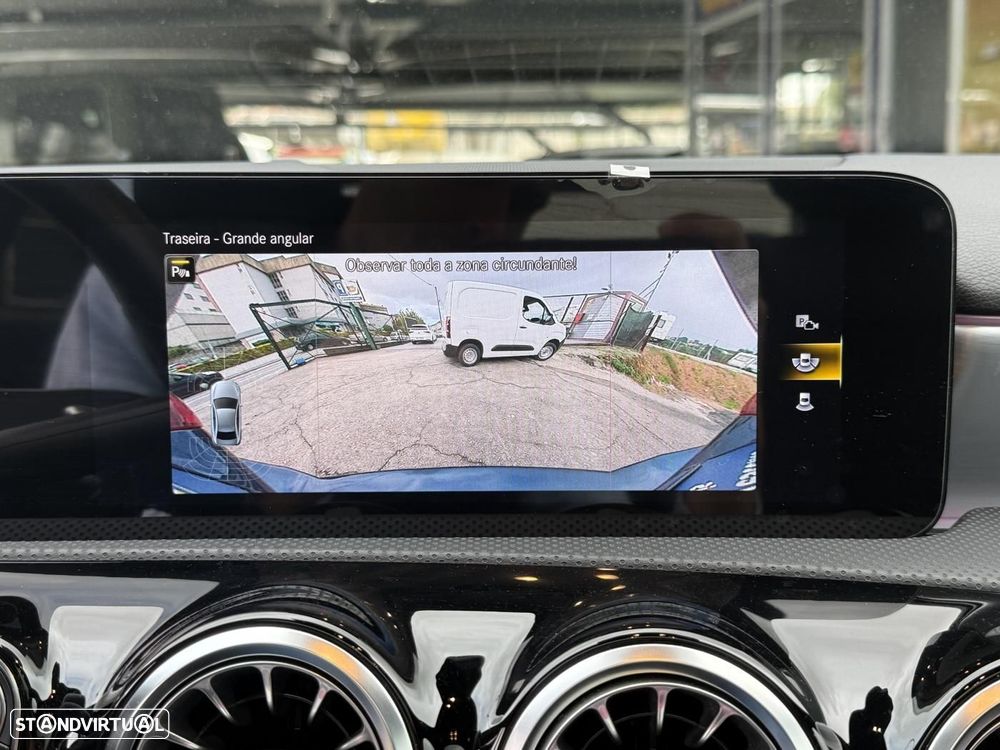 Mercedes-Benz A 250 Limousine e AMG Line - 32