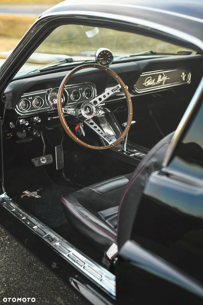 Ford Mustang - 39