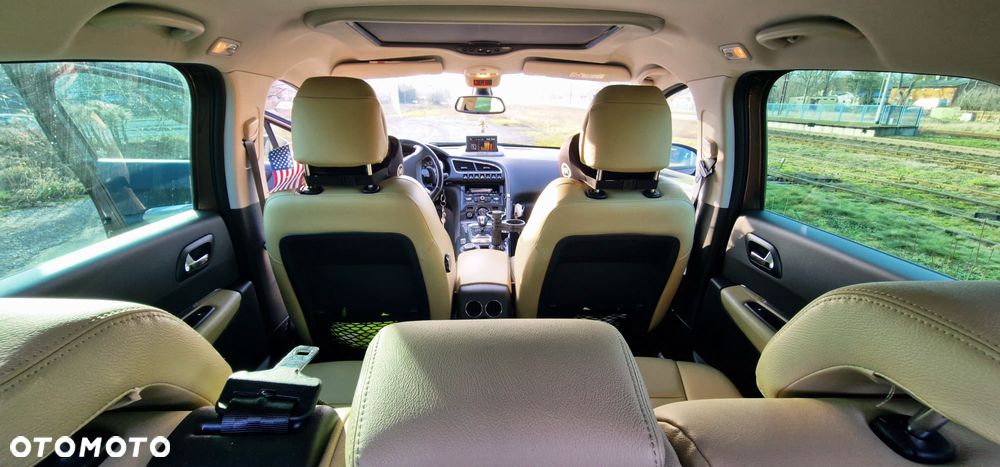 Peugeot 3008 Hybrid4 - 11