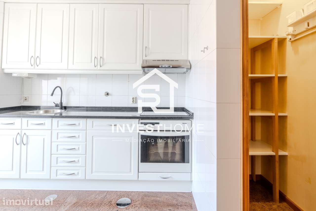 Apartamento T3 | Excelentes áreas | 2 Frentes | Varanda - Grande imagem: 2/28