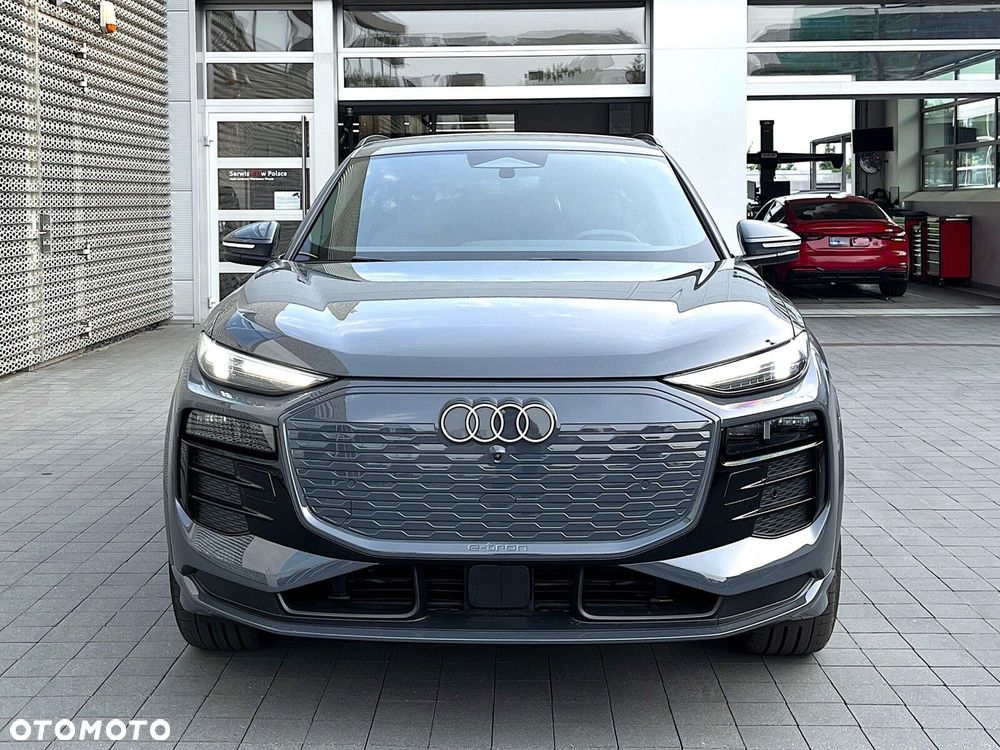 Audi Q6 e-tron - 11