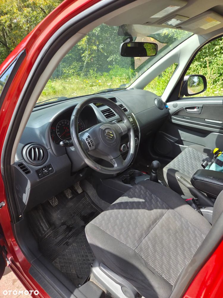 Suzuki SX4 1.6 GS / Premium - 8