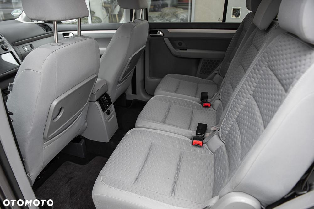 Volkswagen Touran - 22