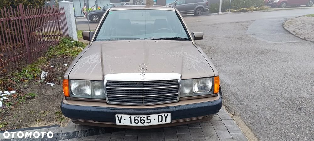 Mercedes-Benz W201 (190) - 2