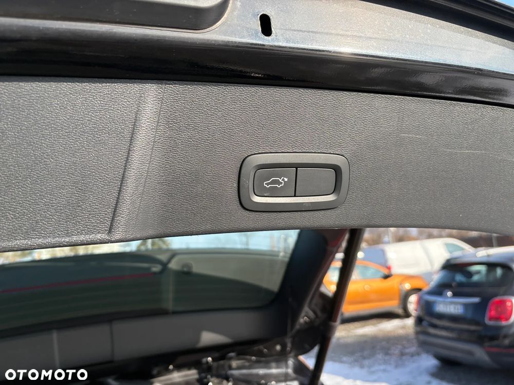 Volvo XC 40 D3 Momentum Pro - 22